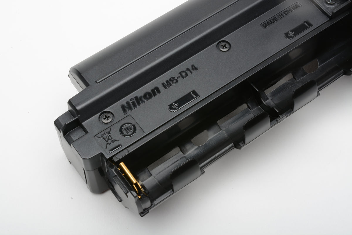 Nikon AA Battery Holder MS-D14 (MB-D14 or MB-D16 Battery Grips) New in pouch