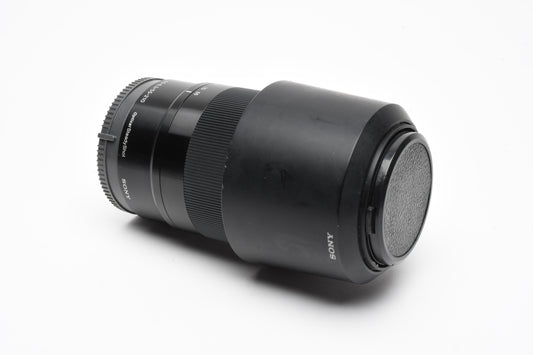 Sony 55-210mm f4.5-6.3 E OSS zoom lens (Black), Hood, UV, Nice!