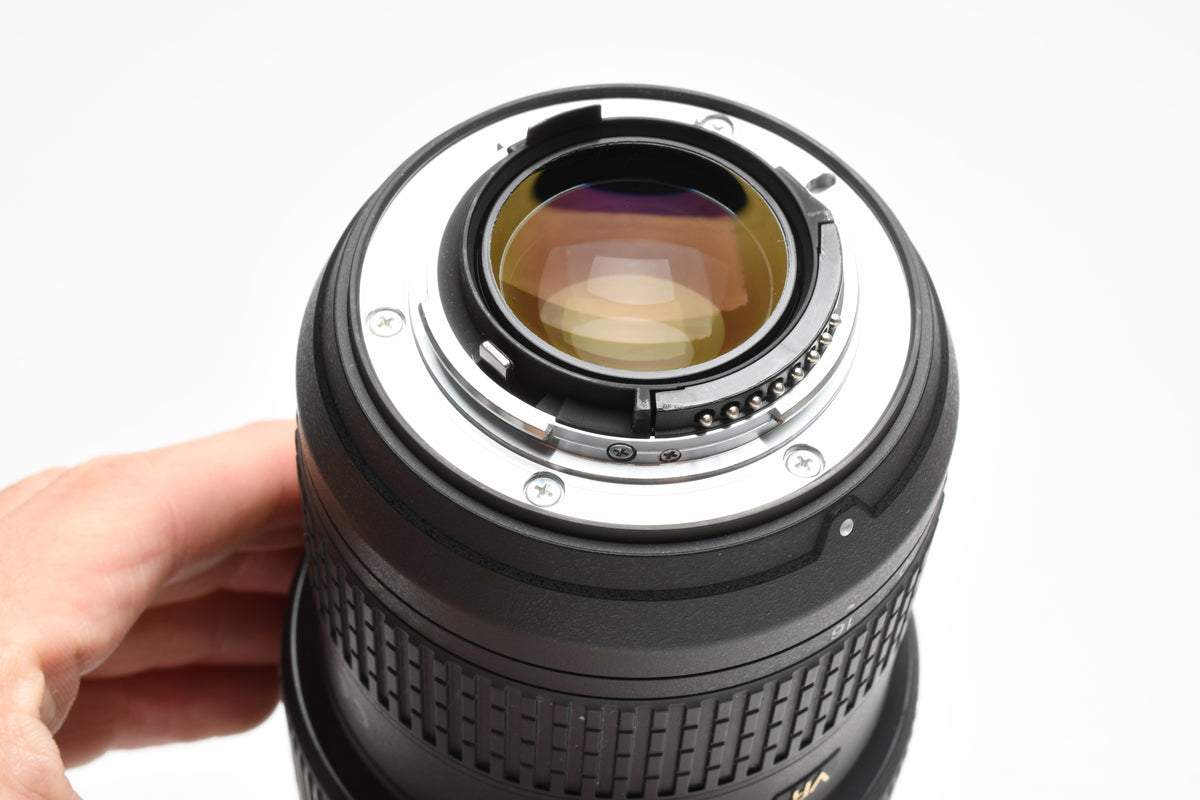 Nikon AF-S Nikkor 16-35mm f4G ED VR, Hood, UV, USA, Mint-
