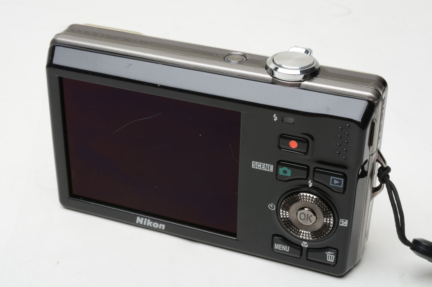 Nikon Coolpix S6000 14.2MP Digital Point&Shoot camera (Silver) Very clean, tested +Case