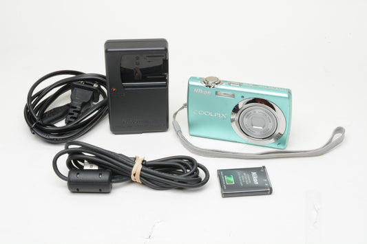 Nikon Coolpix S220 10MP Digital Point&Shoot camera (Aqua) , tested, great