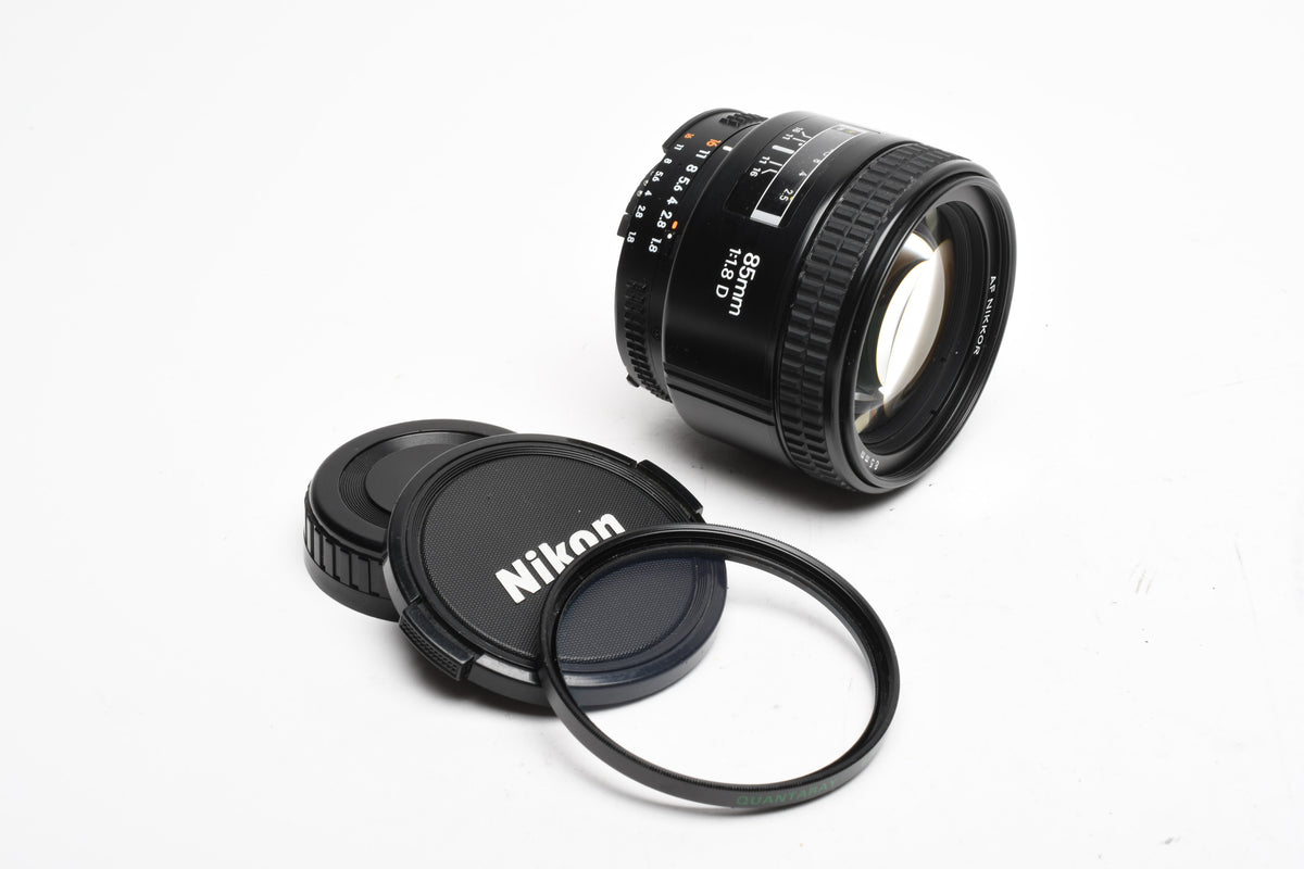 Nikon AF Nikkor 85mm F1.8D portrait lens, caps, clean and sharp! +UV