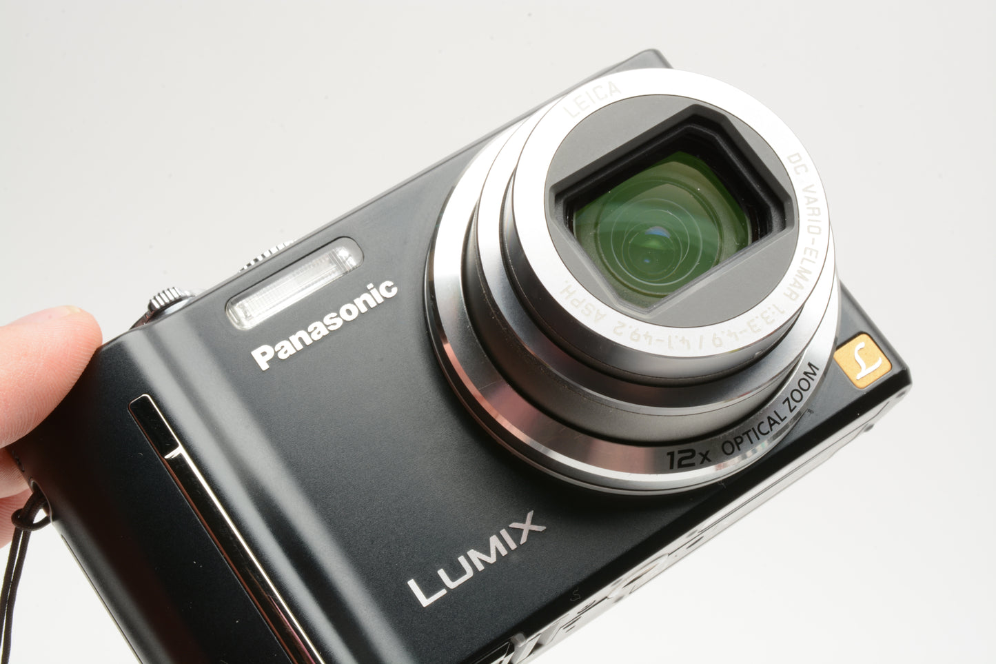 Panasonic Lumix ZS-6 12.1MP Digital Point&Shoot camera, 2batts, charger, case, Great!