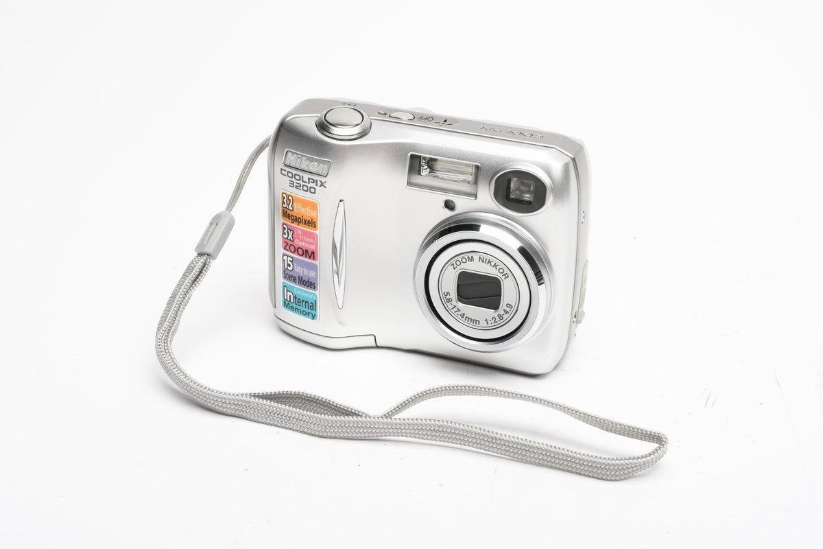 Nikon Coolpix 3200 3.2MP Digital Point&Shoot camera, Strap, Great!