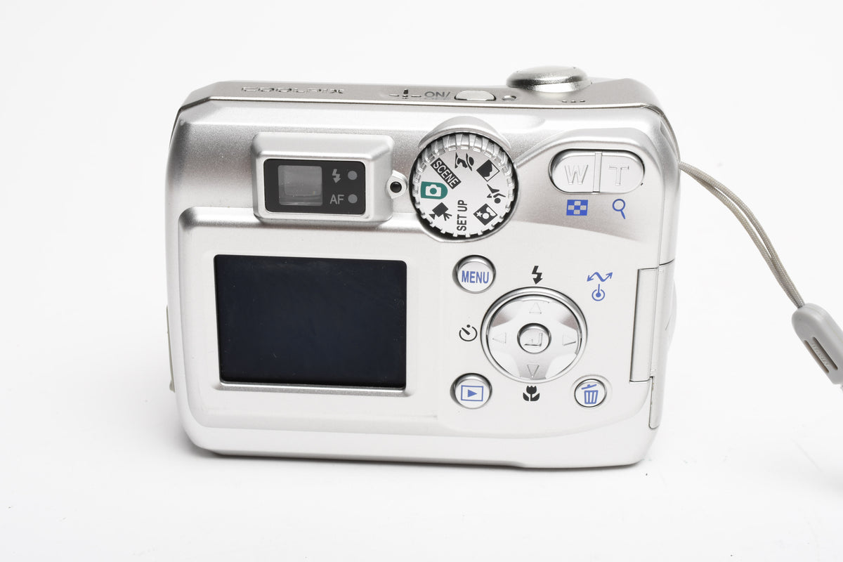 Nikon Coolpix 3200 3.2MP Digital Point&Shoot camera, Strap, Great!