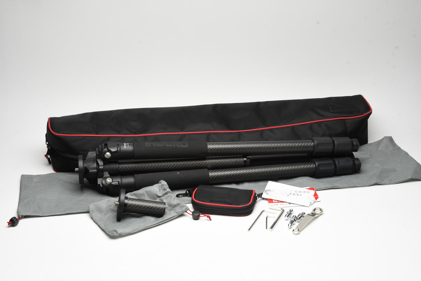 Induro CLT303L Series 3 Stealth 3-Section Carbon Fiber Tripod, Case, Nice!