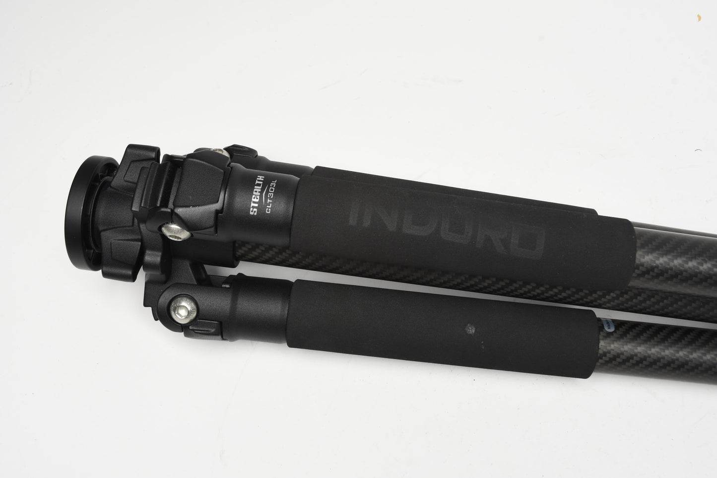 Induro CLT303L Series 3 Stealth 3-Section Carbon Fiber Tripod, Case, Nice!