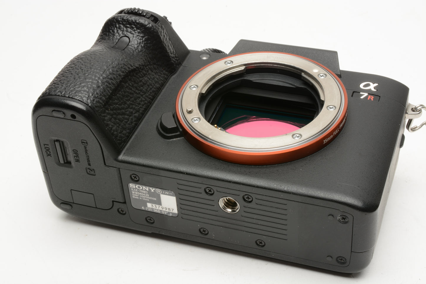 Sony A7R III Mirrorless Body, 16K Acts, Cracked screen, still great