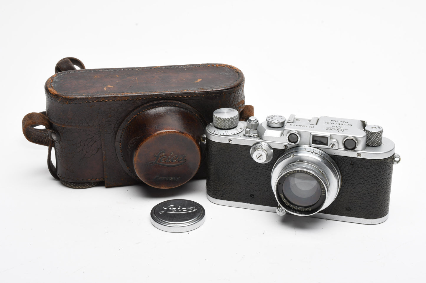 Leica IIIa w/Summar 5cm f2, Case, Cap tested, great condition