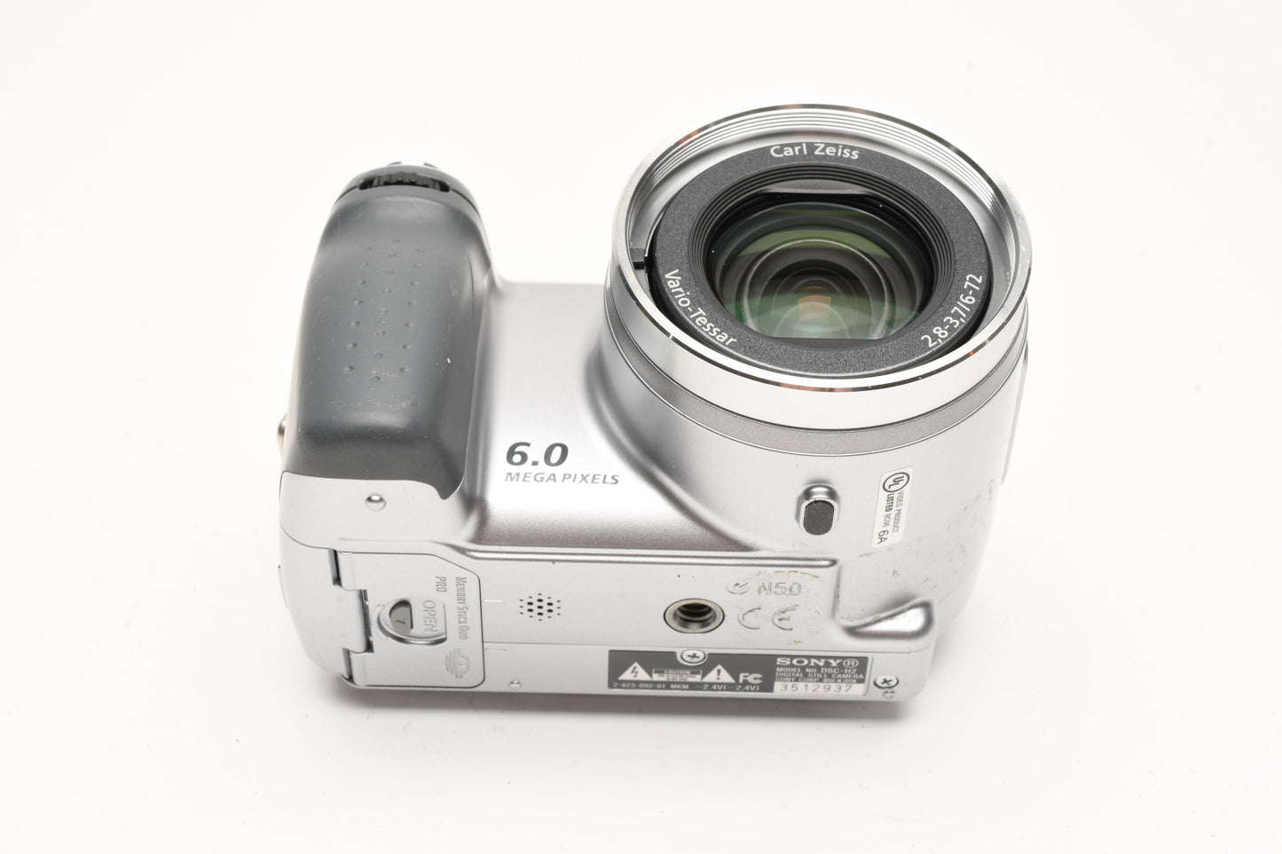 Sony DSC-H2 6MP Digital Point&Shoot camera bundle, boxed, Clean