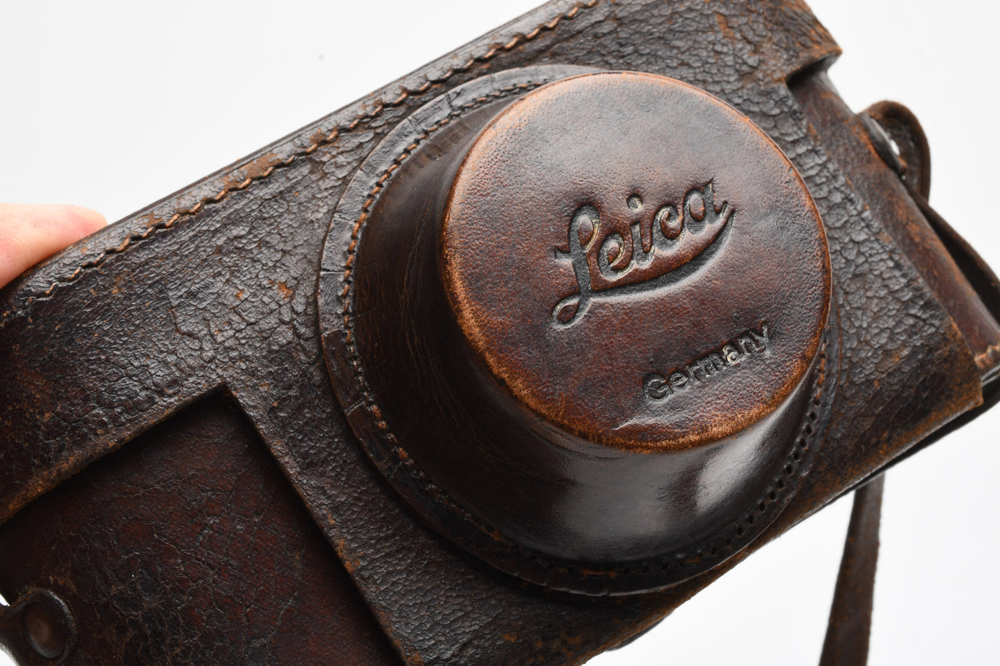 Leica IIIa w/Summar 5cm f2, Case, Cap tested, great condition