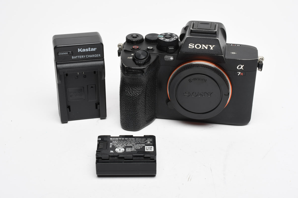 Sony A7R V Mirrorless body, 83K Acts, batt, charger, Fully tested, Good!