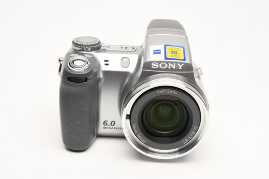 Sony DSC-H2 6MP Digital Point&Shoot camera bundle, boxed, Clean