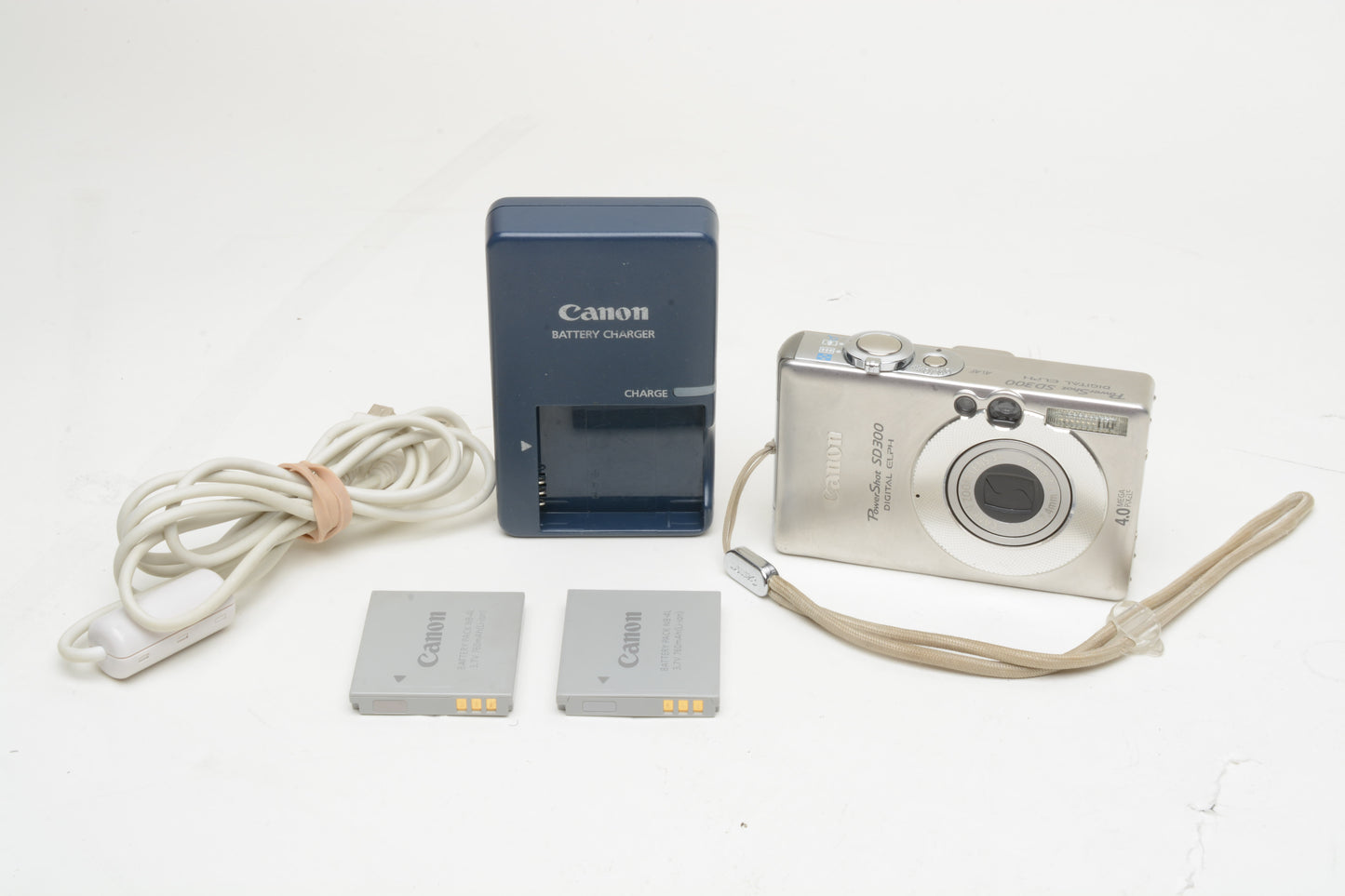 Canon PowerShot SD300 4MP Digital Point&Shoot Camera, 2 batts+charger, tested