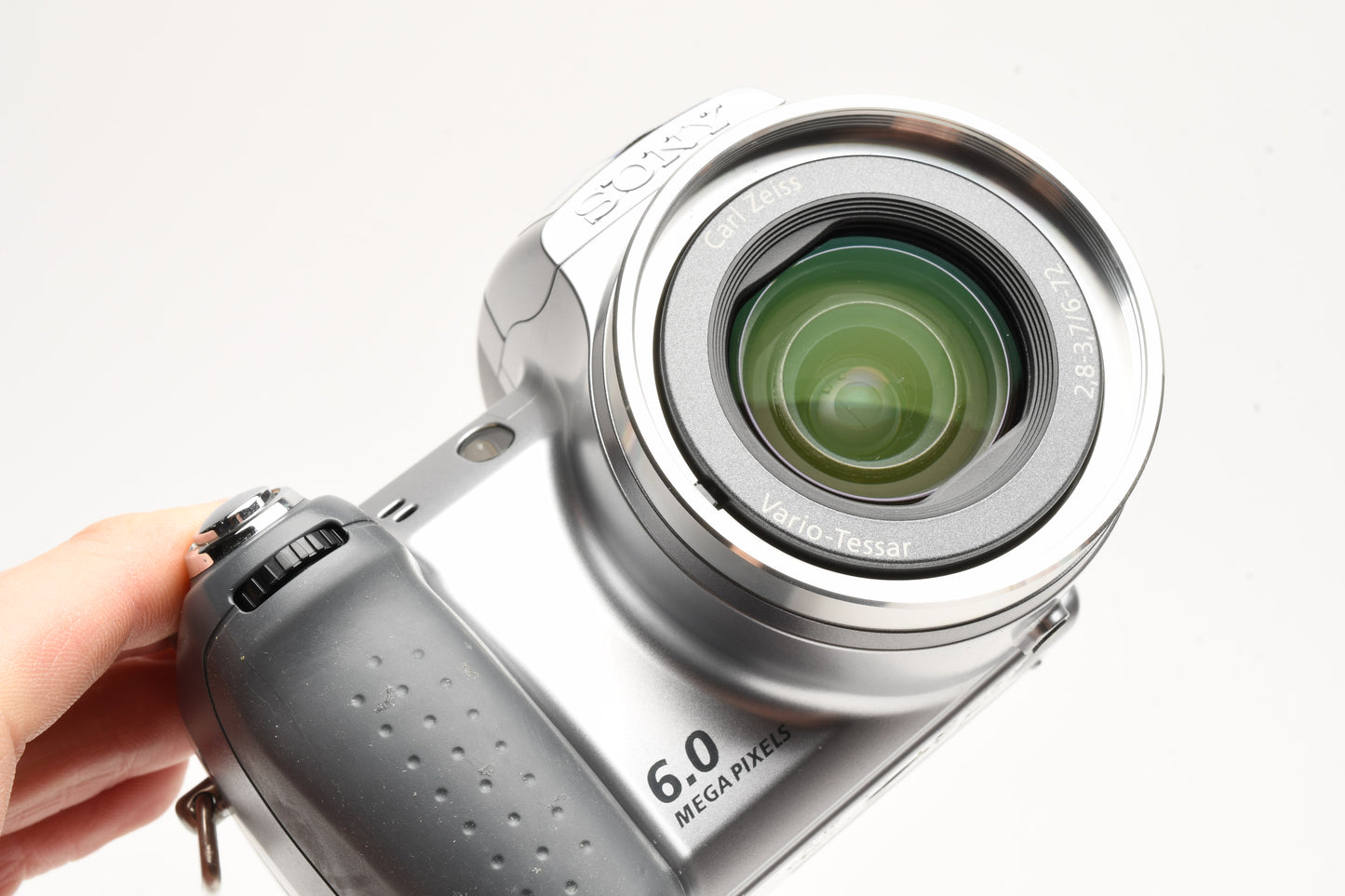 Sony DSC-H2 6MP Digital Point&Shoot camera bundle, boxed, Clean