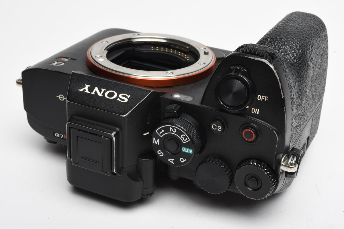 Sony A7R V Mirrorless body, 83K Acts, batt, charger, Fully tested, Good!