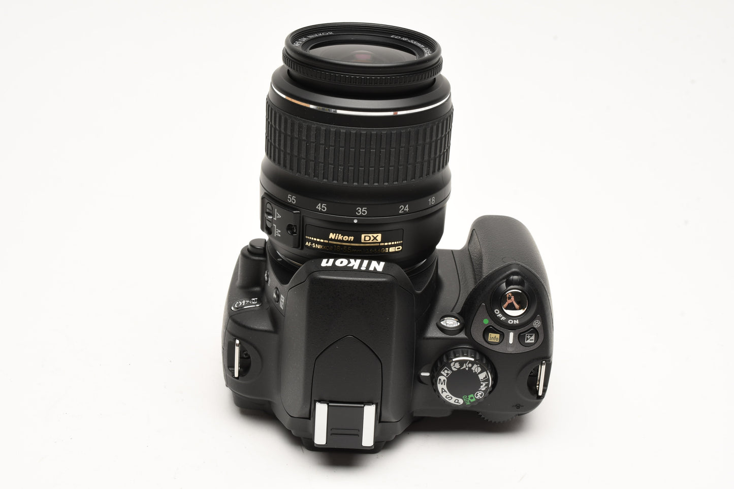 Nikon D40 DSLR body w/Nikkor 18-55mm f3.5-5.6G ED II Boxed, Mint, Only 29 Acts!