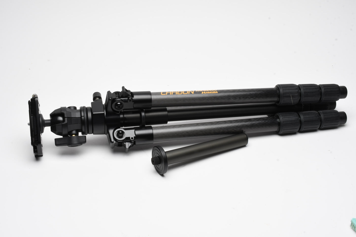 Hakuba Carbon fiber HG-6240C tripod w/matching Velbon PH-263QL head+