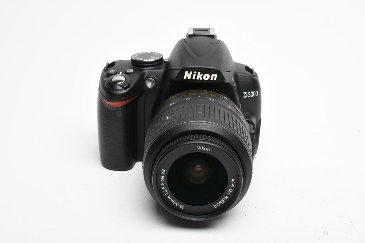 Nikon D3000 DSLR w/Nikkor AFS 18-55mm f3.5-5.6G VR Lens, Only 166 Acts