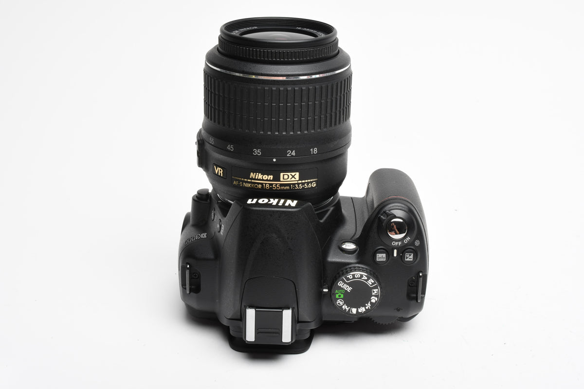 Nikon D3000 DSLR w/Nikkor AFS 18-55mm f3.5-5.6G VR Lens, Only 166 Acts