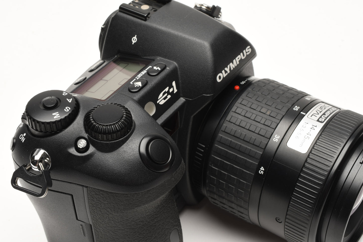 Olympus E-1 DSLR 5MP Bundle w/Zuiko 14-54mm F2.8-3.5 Lens ONLY 17 SC!!