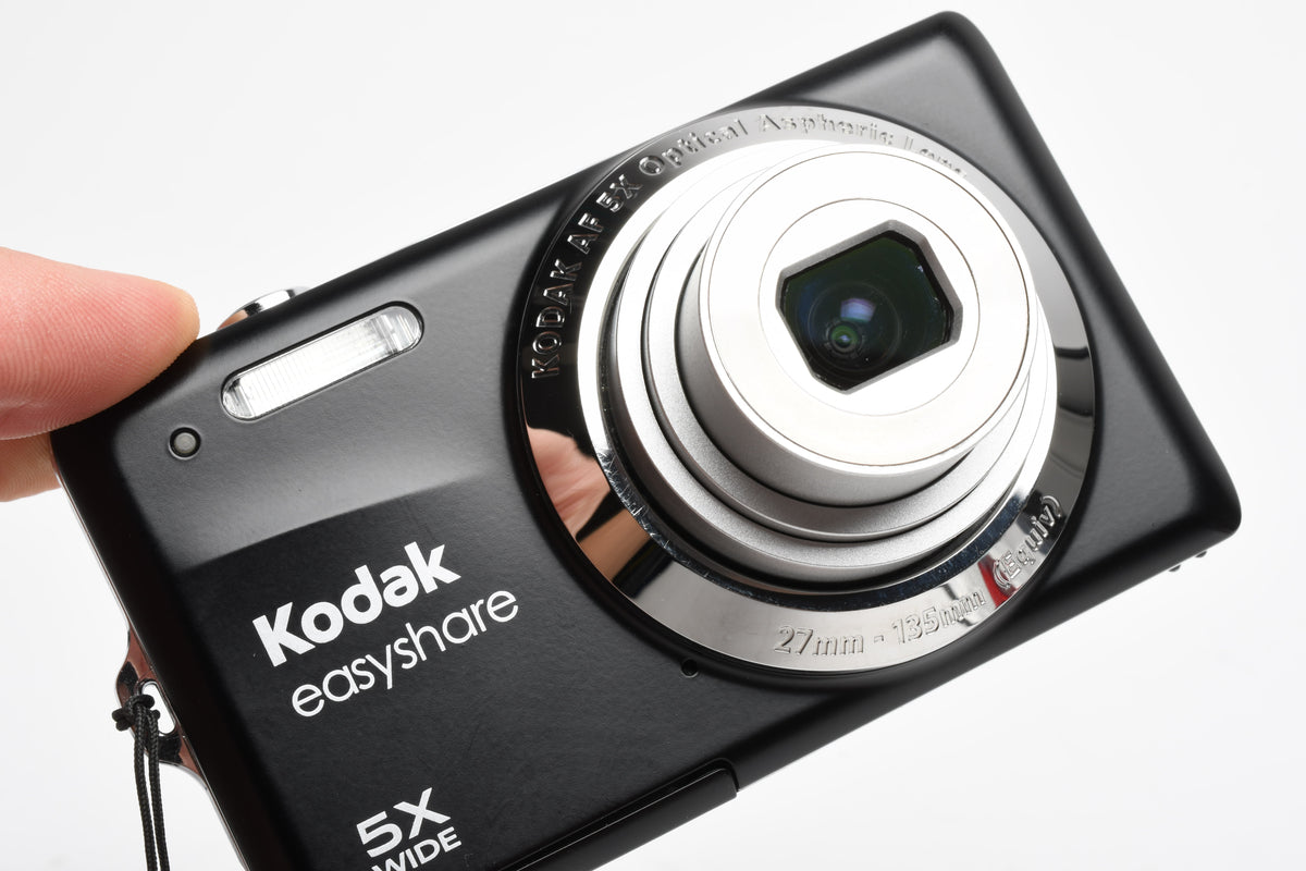 Kodak EasyShare M23 14MP Digital Point&Shoot camera (Black), Strap, Case, Nice