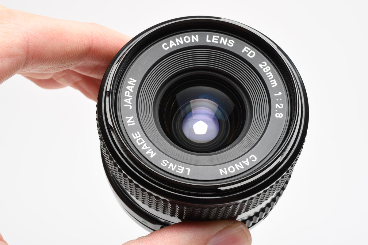 Canon FD 28mm f2.8 wide angle lens, caps, 1A, Mint-, Box