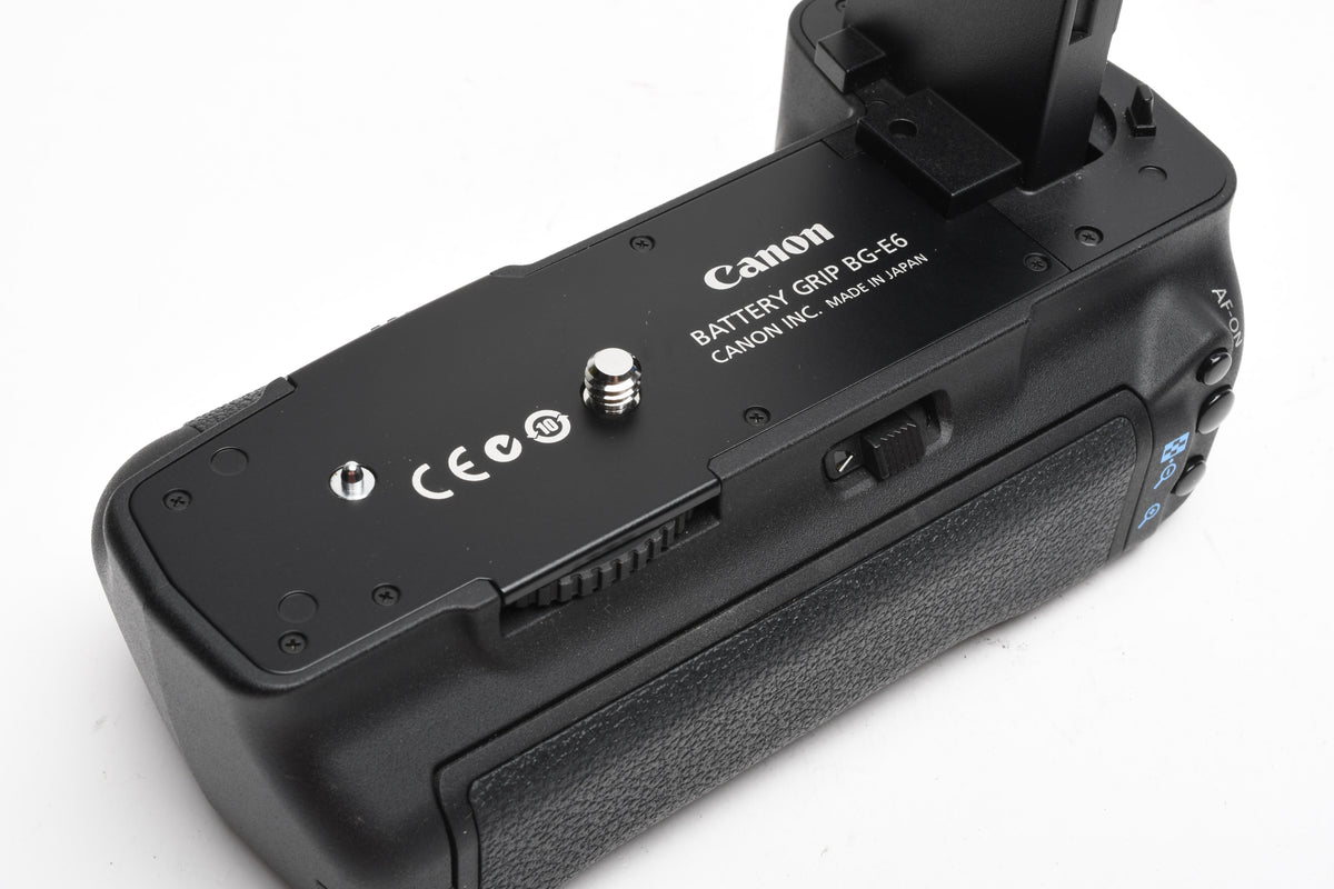 Canon BG-E6 Battery Grip w/BGM-E6 for EOS 5D Mark II DSLR camera, Mint-
