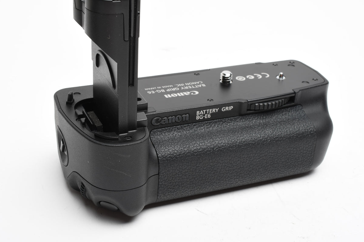 Canon BG-E6 Battery Grip w/BGM-E6 for EOS 5D Mark II DSLR camera, Mint-