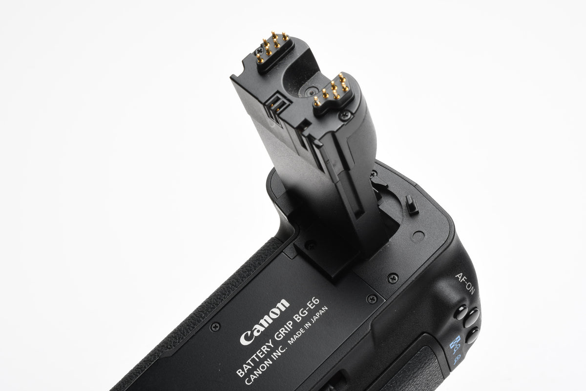 Canon BG-E6 Battery Grip w/BGM-E6 for EOS 5D Mark II DSLR camera, Mint-