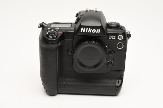 Nikon D1X DSLR Camera w/2X batts+charger+guide, clean, tested