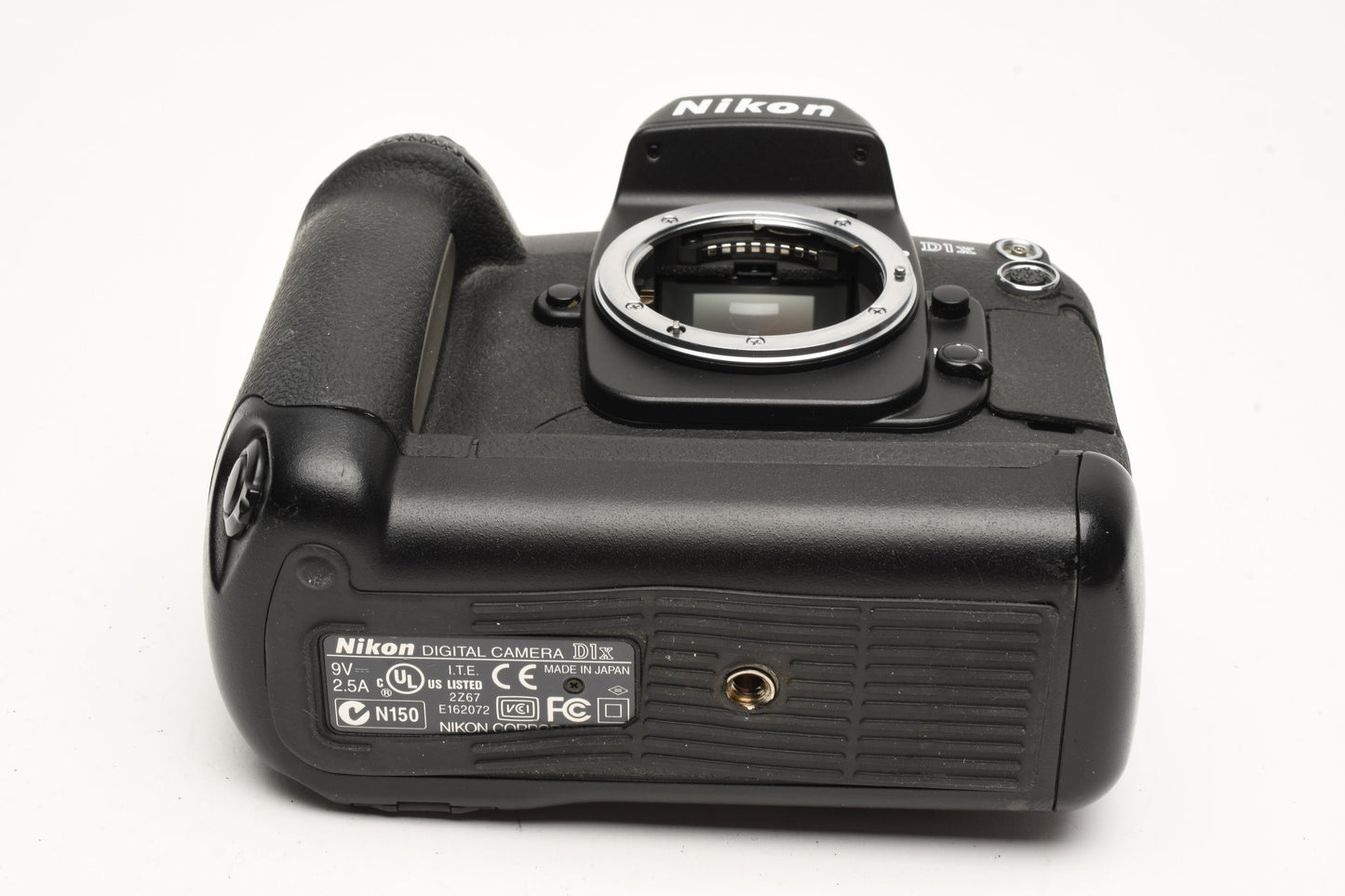 Nikon D1X DSLR Camera w/2X batts+charger+guide, clean, tested