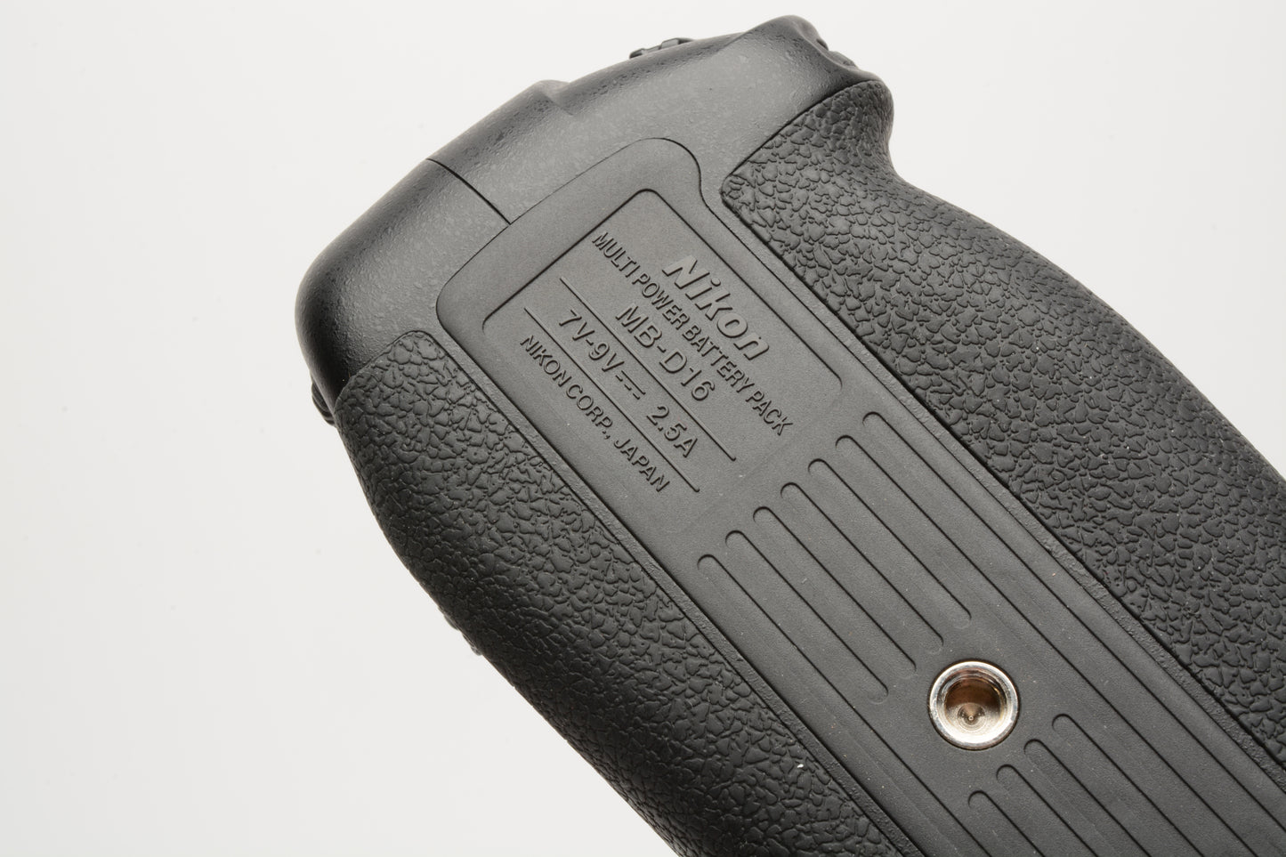 Nikon MB-D16 genuine battery grip. very gently used, w/AA insert