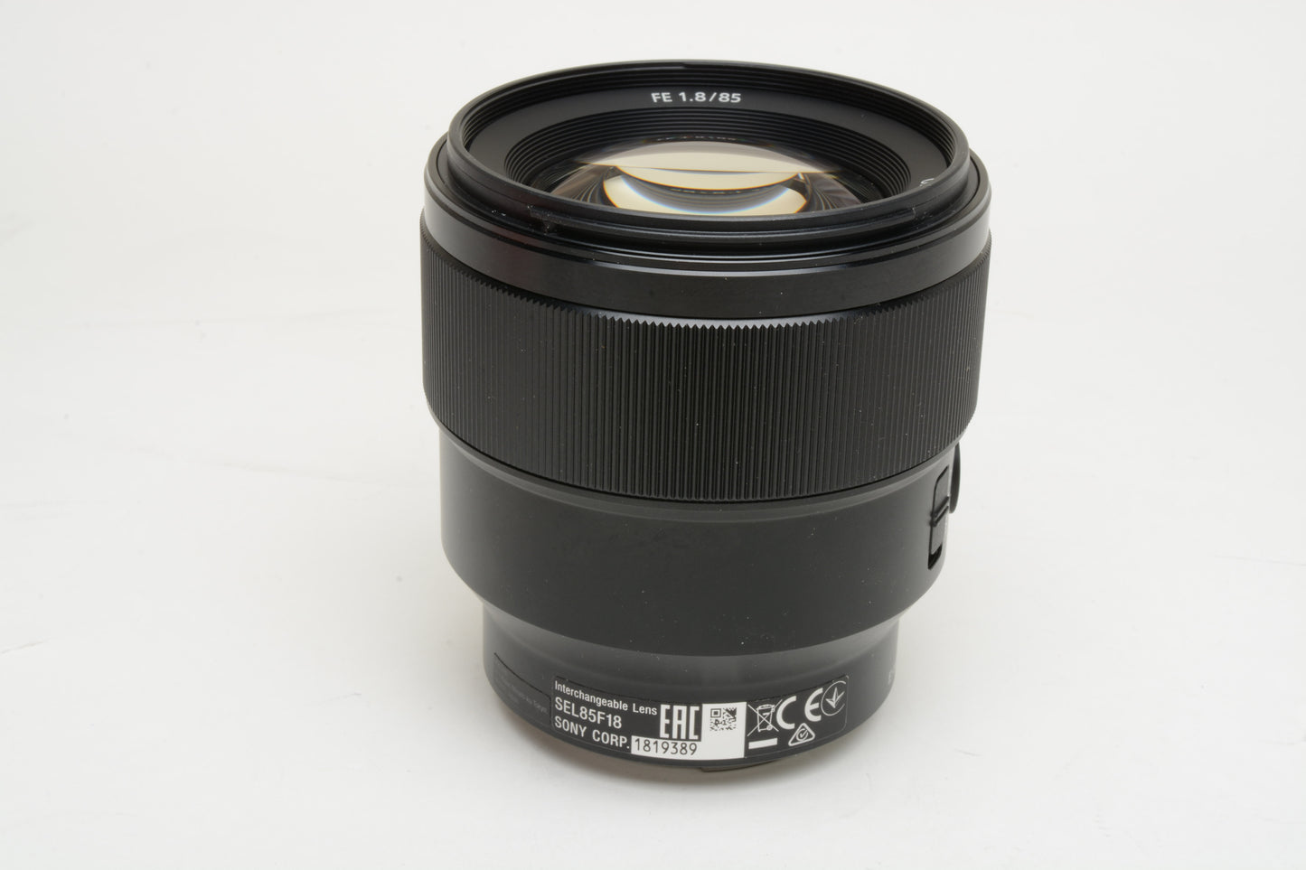 Sony FE 85mm f1.8 lens  w/caps, hood, Boxed, USA, Mint-