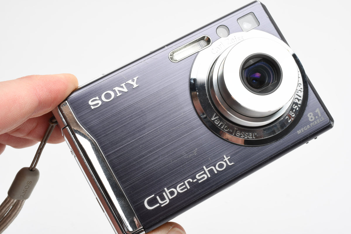 Sony Cyber-Shot DSC-W90 8.1MP Digital Point&Shoot camera, Case, Tested