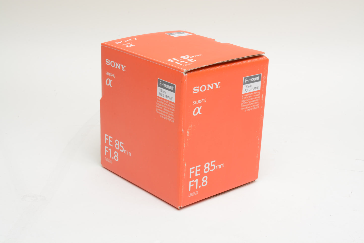 Sony FE 85mm f1.8 lens  w/caps, hood, Boxed, USA, Mint-