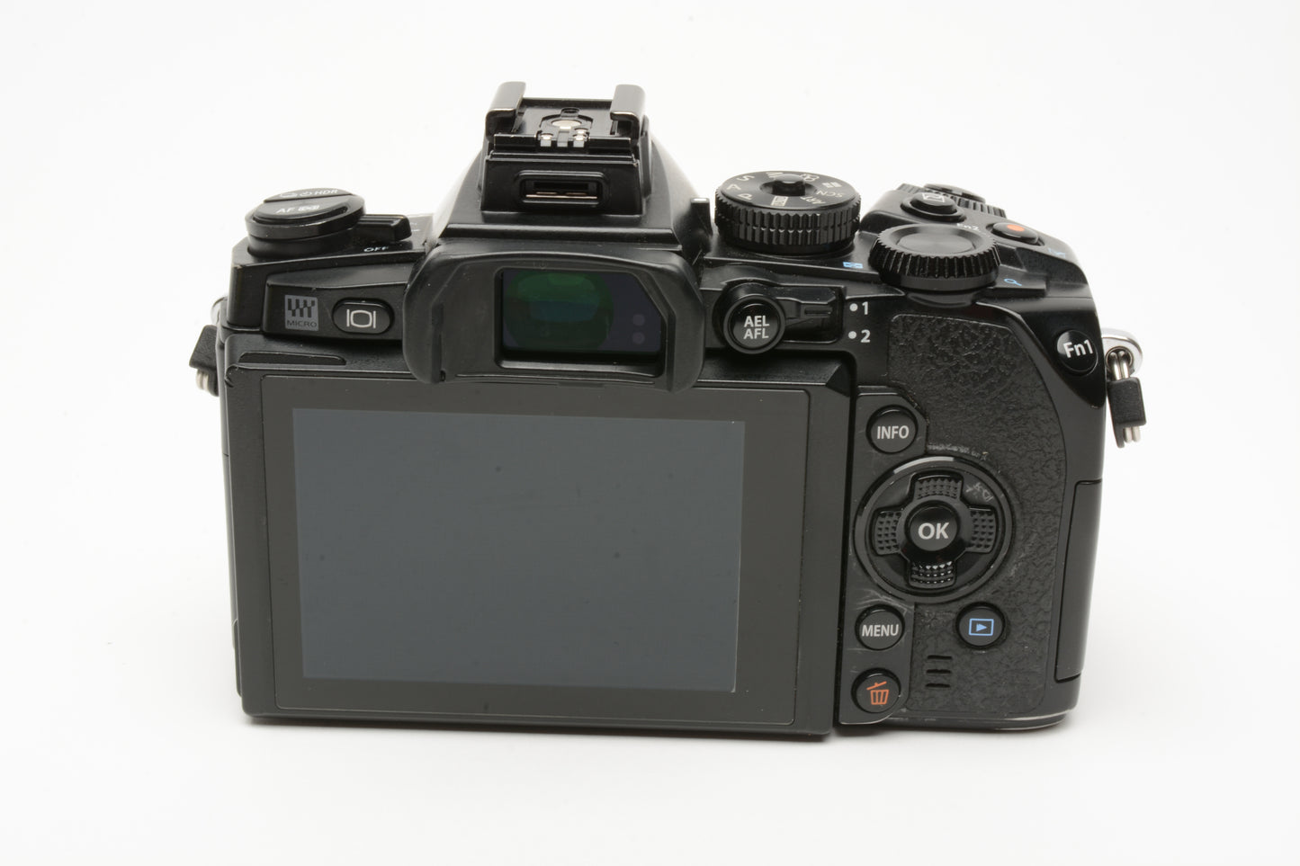 Olympus OM-D E-M1 16.3MP Micro 4/3 body, 19K Acts, Great! 2Batts+flash