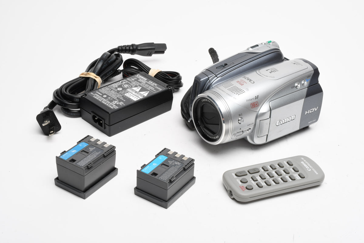 Canon HV20 Mini DV Camcorder, 2batts, AC/Charger, remote, Tested, Great!