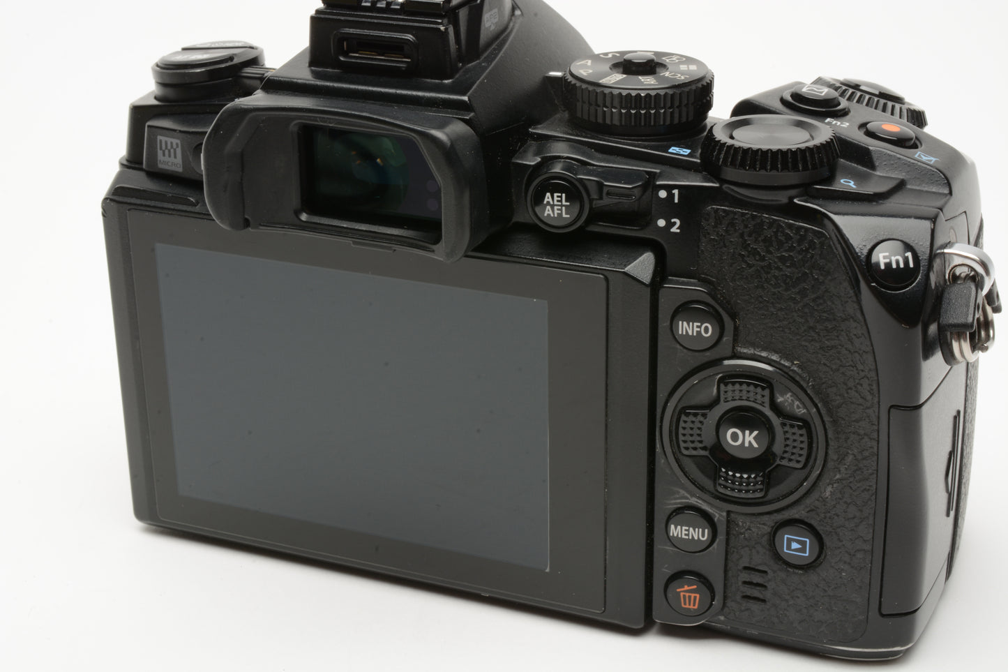 Olympus OM-D E-M1 16.3MP Micro 4/3 body, 19K Acts, Great! 2Batts+flash