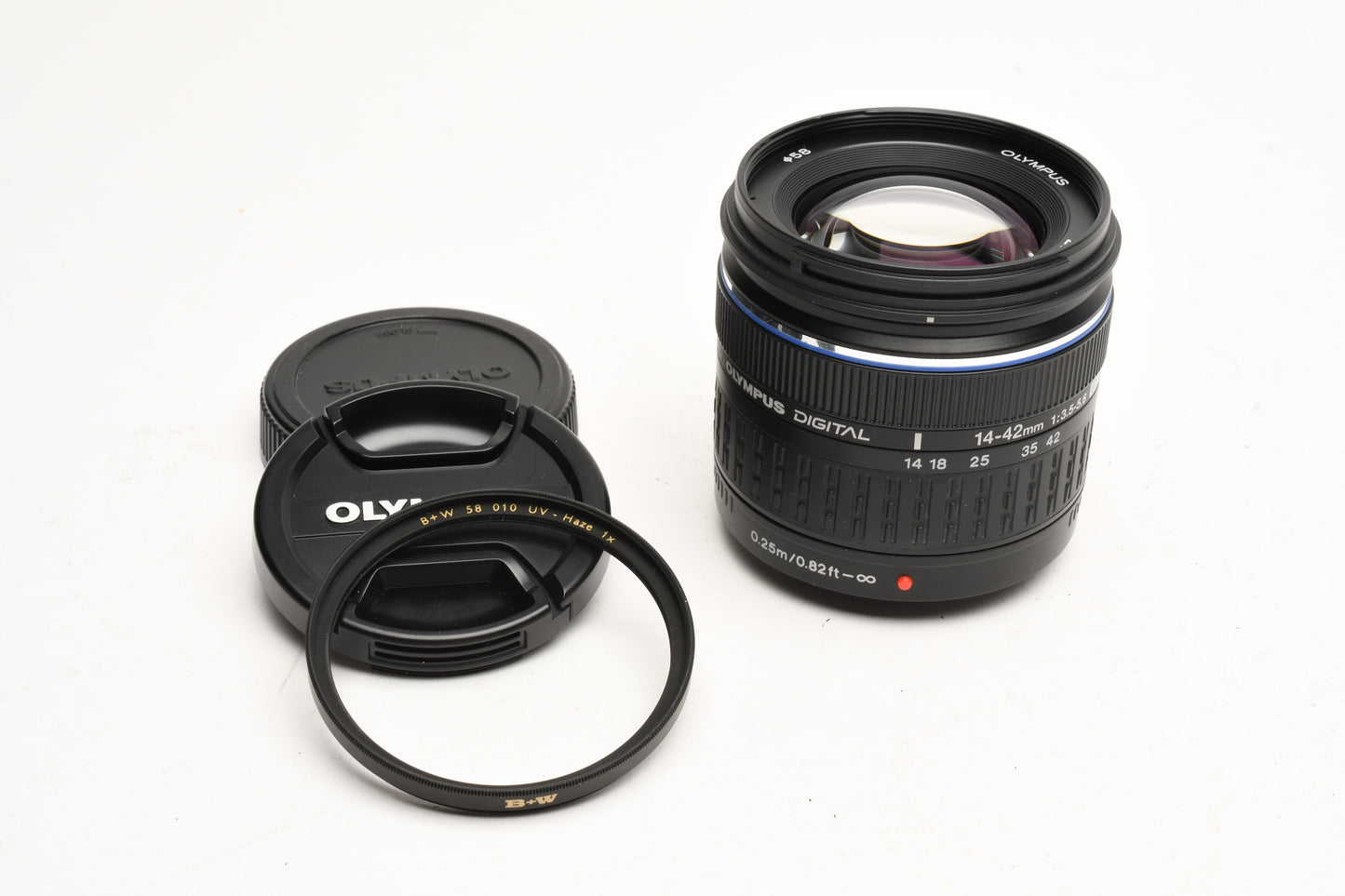 Olympus 14-42mm f3.5-5.6 ED Zuiko Digital zoom 4/3 Mount, B+W UV, Caps