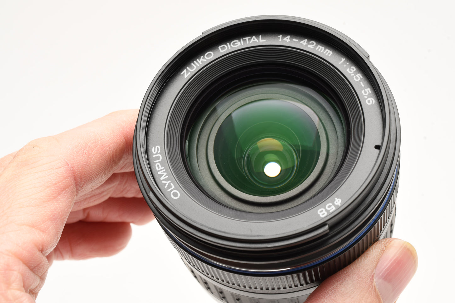 Olympus 14-42mm f3.5-5.6 ED Zuiko Digital zoom 4/3 Mount, B+W UV, Caps