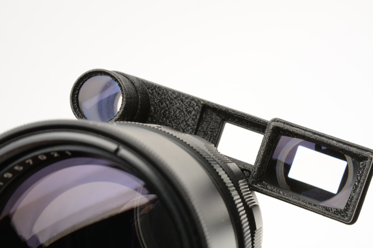 Leica Elmarit-R 135mm F2.8 Canada lens w/Goggles and caps, Nice!