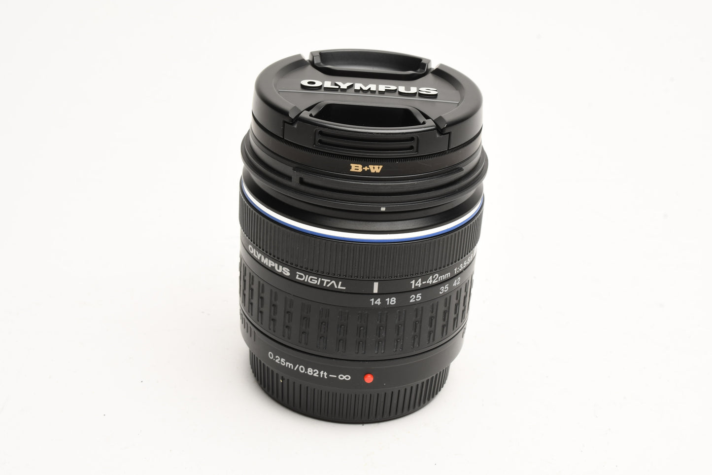 Olympus 14-42mm f3.5-5.6 ED Zuiko Digital zoom 4/3 Mount, B+W UV, Caps