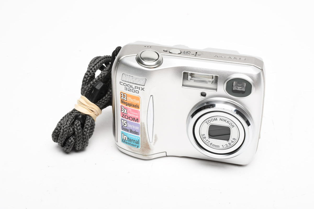 Nikon Coolpix 3200 3.2MP Digital Point&Shoot camera, Strap, Great!