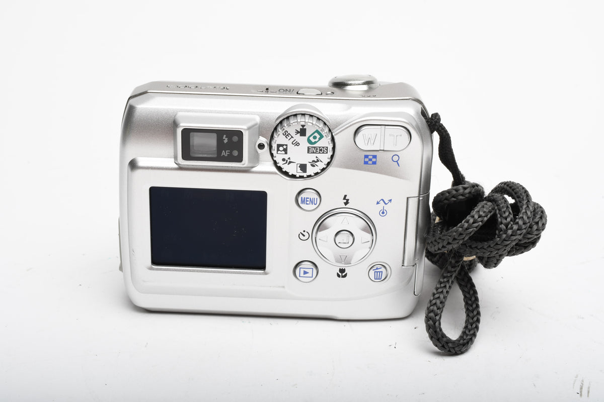 Nikon Coolpix 3200 3.2MP Digital Point&Shoot camera, Strap, Great!