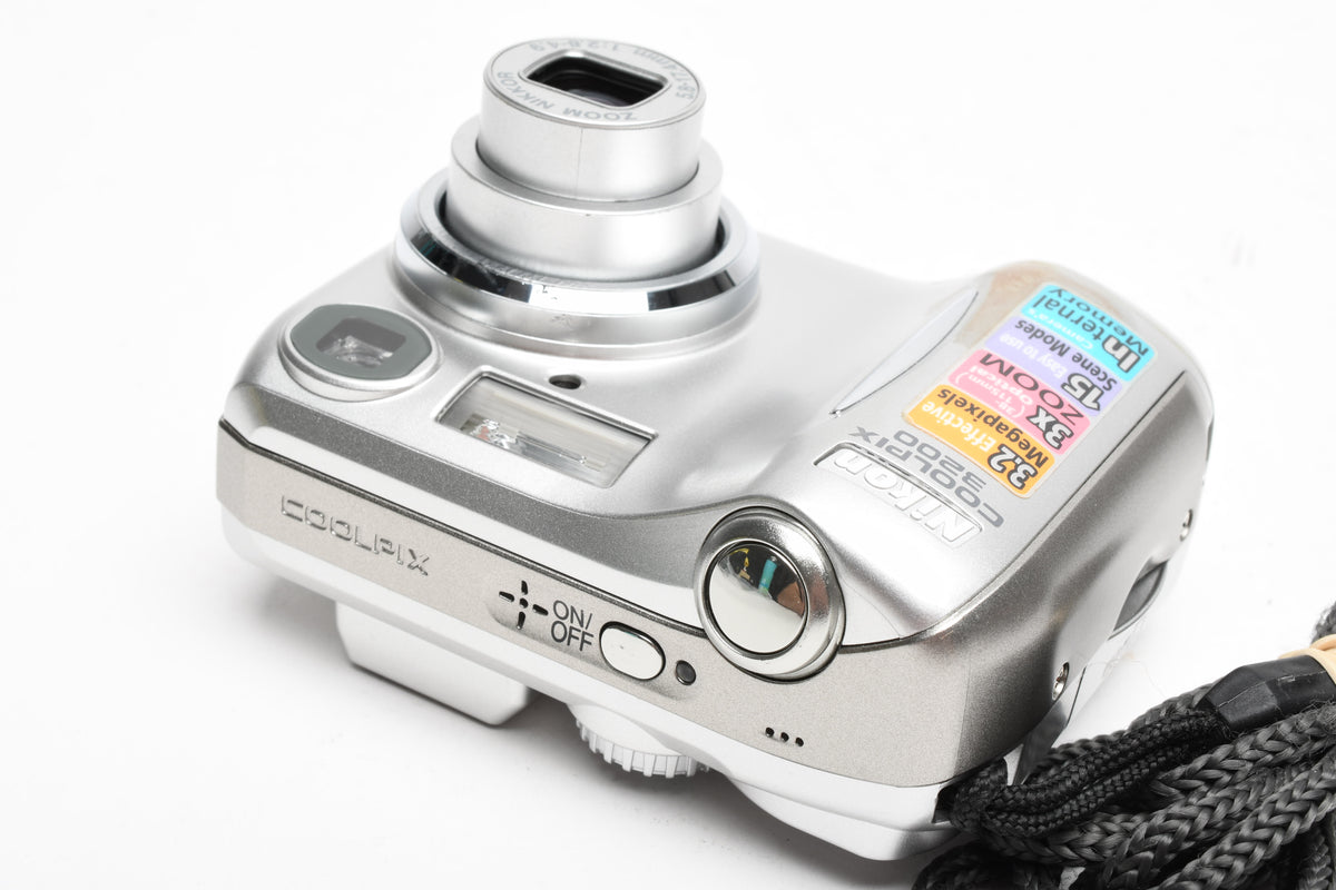 Nikon Coolpix 3200 3.2MP Digital Point&Shoot camera, Strap, Great!