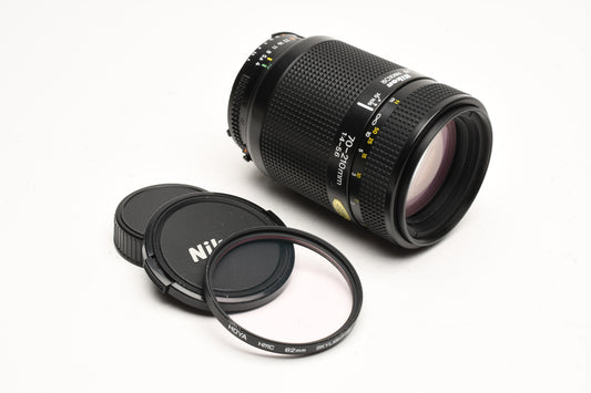 Nikon AF 70-210mm F4-5.6 zoom, very clean, UV + Caps