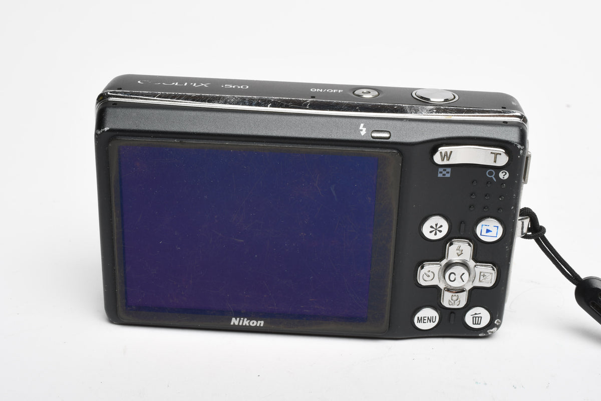 Nikon Coolpix S560 10MP Digital Point&Shoot camera, Case, Tested