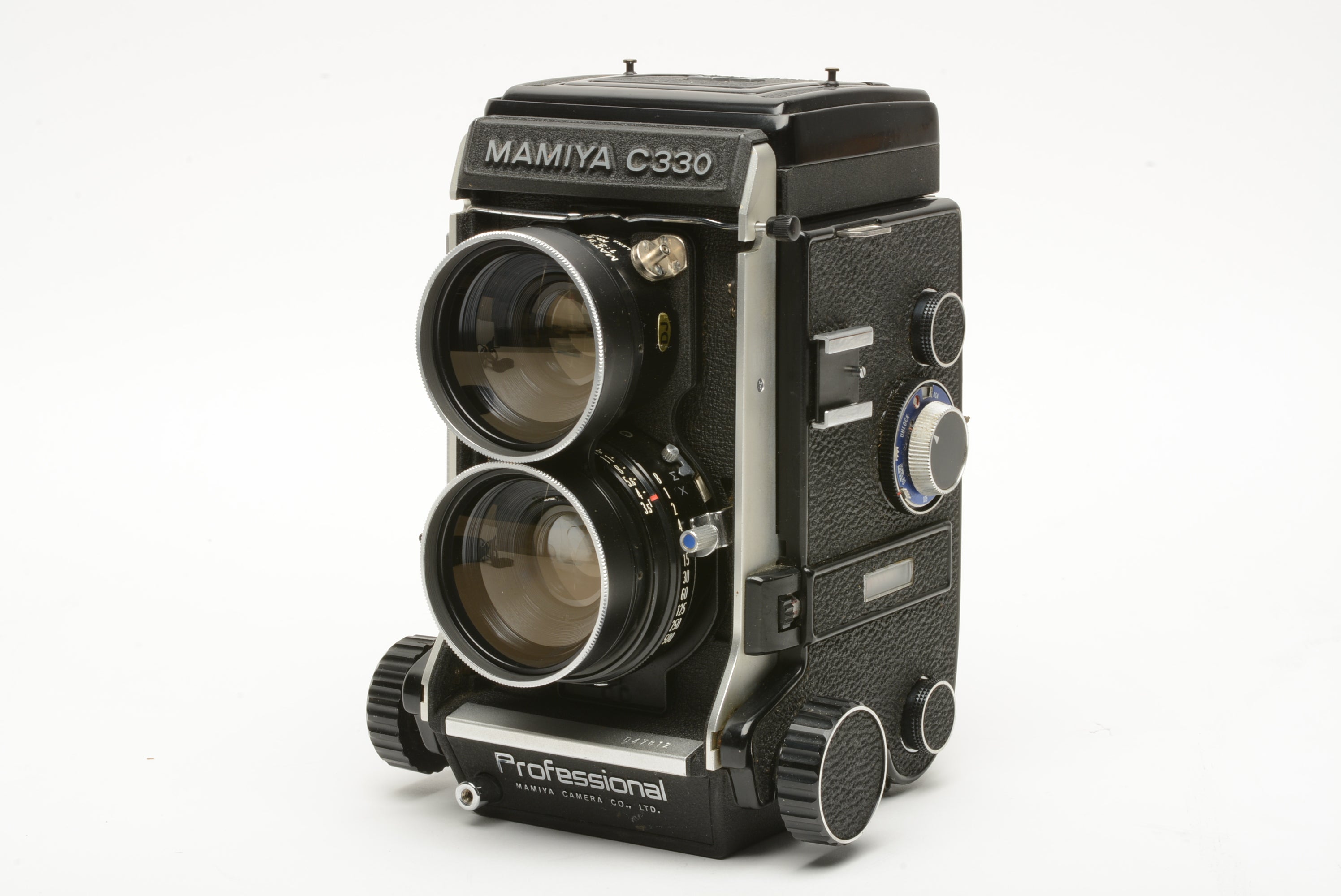 Mamiya C330 Professional 120 TLR camera w/65mm f3.5 lens, cap 