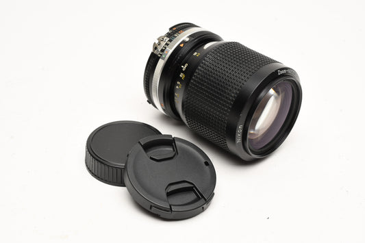 Nikon AF Nikkor 35-105mm f3.5-4.5 zoom lens, caps, Good!